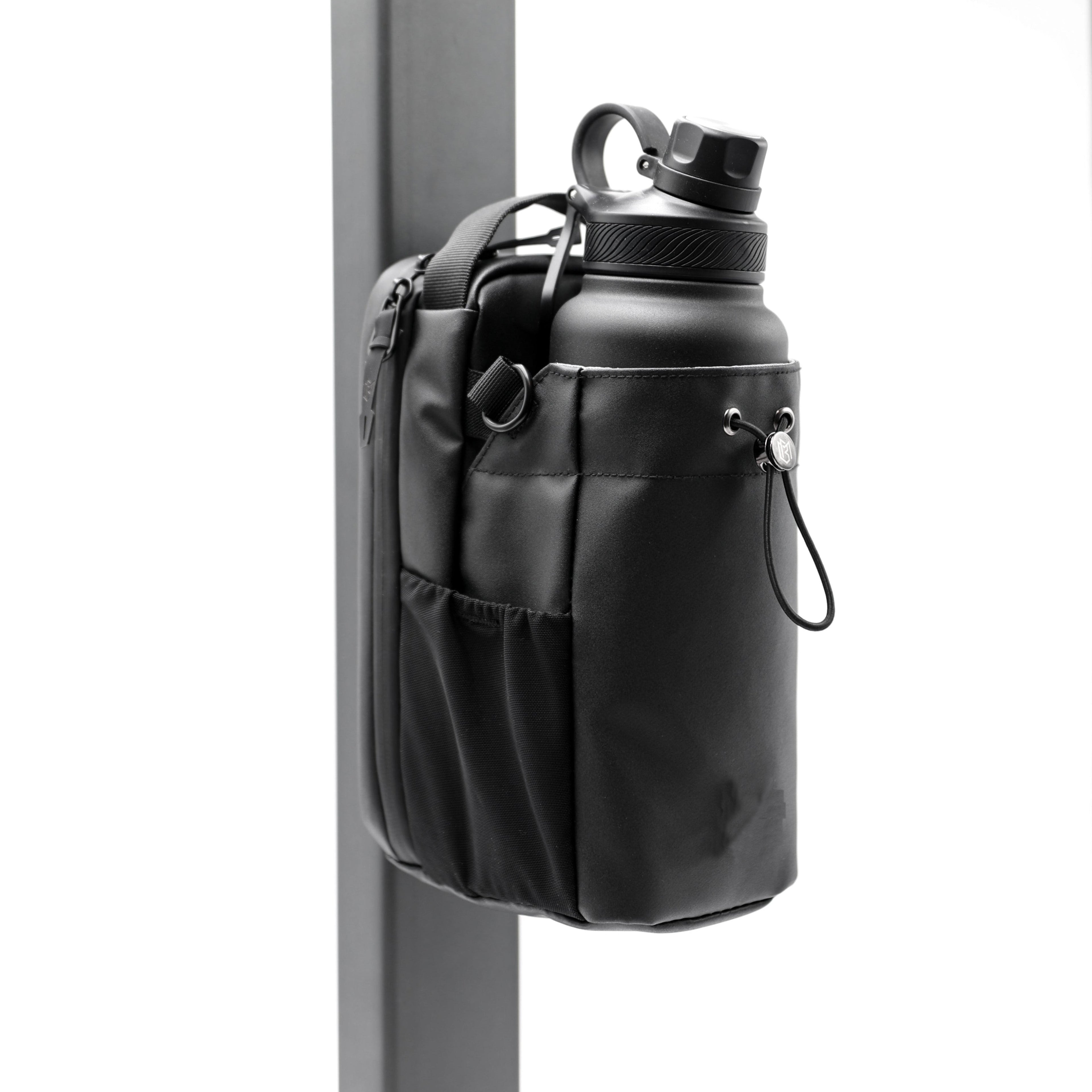 Magnetic water bottle bag